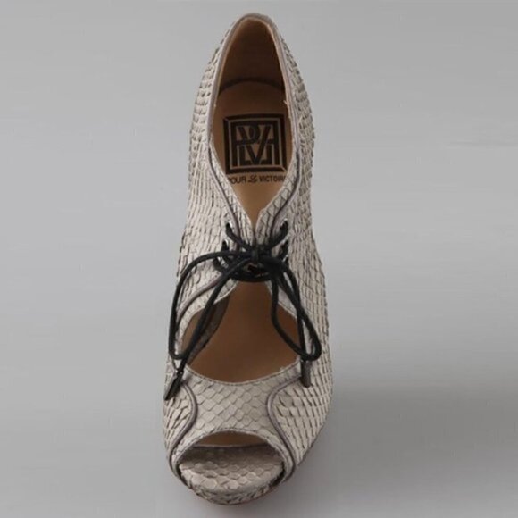 Pour La Victoire Heeled Ankle Booties 8 Rima Snakeskin Lace Up Taupe Cocktail - Picture 5 of 10